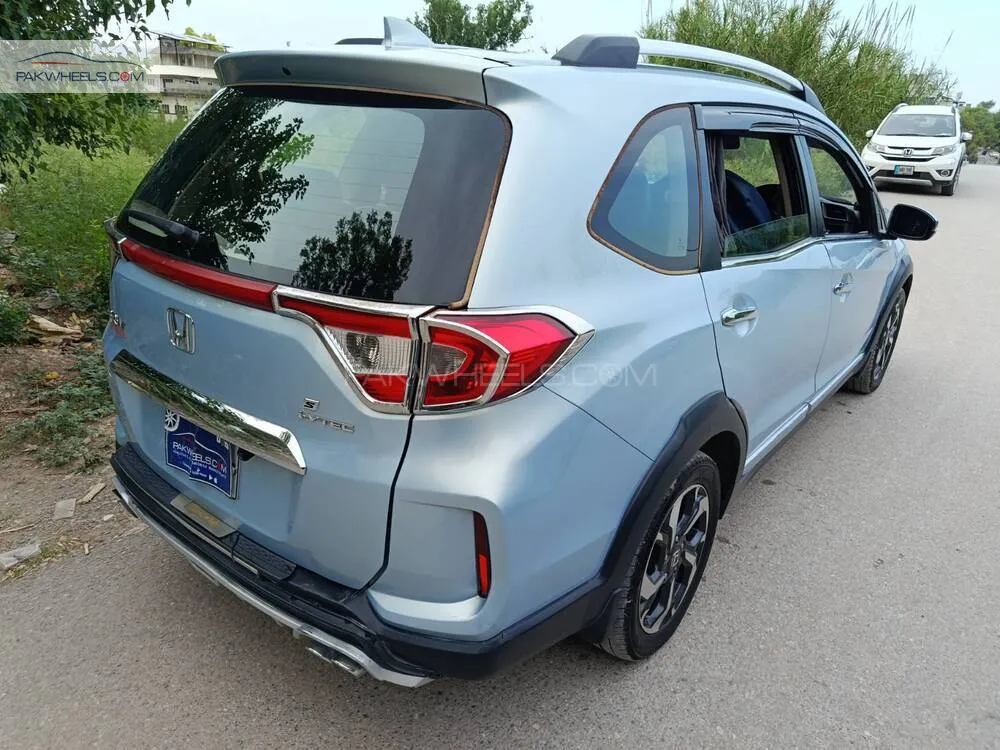 Rear-right exterior view of Honda BR-V